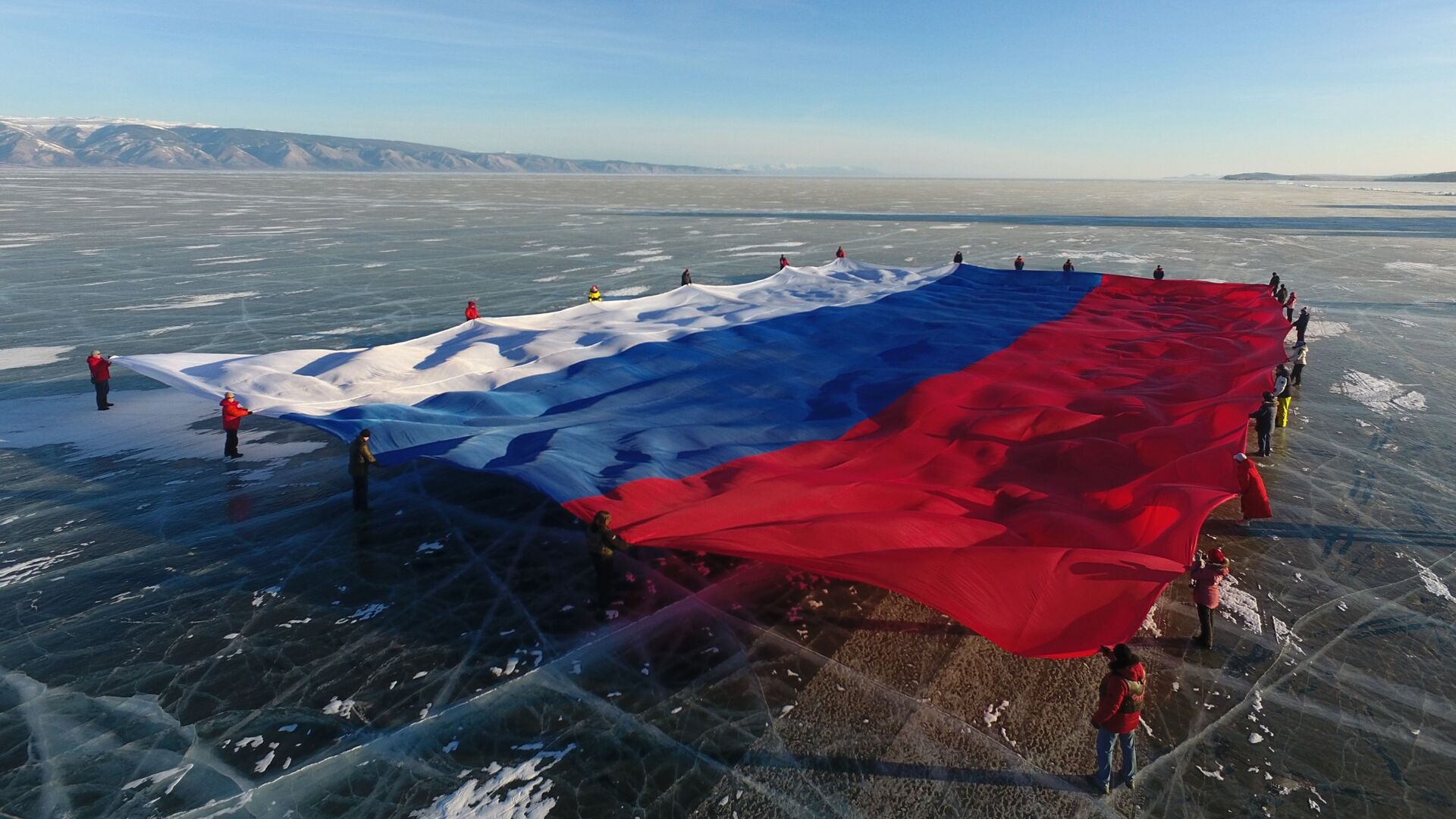 Флаг России развернули на льду Байкала - اسپوتنیک افغانستان  , 1920, 21.08.2022