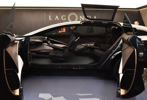 موتر برقی شرکت Aston Martin در نمایشگاه بین المللی موتر – ژنوا، سوئیس - اسپوتنیک افغانستان  