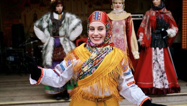 نمایش هنرمندان در جشن ماسلنیتسا – مسکو - اسپوتنیک افغانستان  