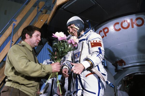 سوتلانا ساویتسکایا، فضانورد اتحاد جماهیر شوروی - اسپوتنیک افغانستان  