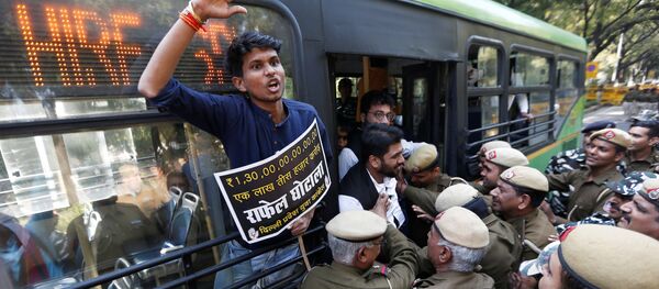 ادامه اعتراض‌ها در هند؛ تاکنون صدها معترض بازداشت شدند - اسپوتنیک افغانستان  