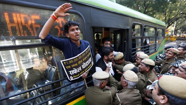 ادامه اعتراض‌ها در هند؛ تاکنون صدها معترض بازداشت شدند - اسپوتنیک افغانستان  