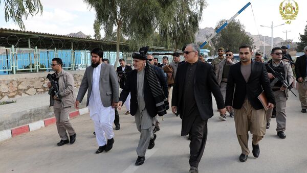 رئیس‌جمهورغنی: برای آسیب دیدگان فراه هزار نمره رهایشی توزیع می‌گردد - اسپوتنیک افغانستان  