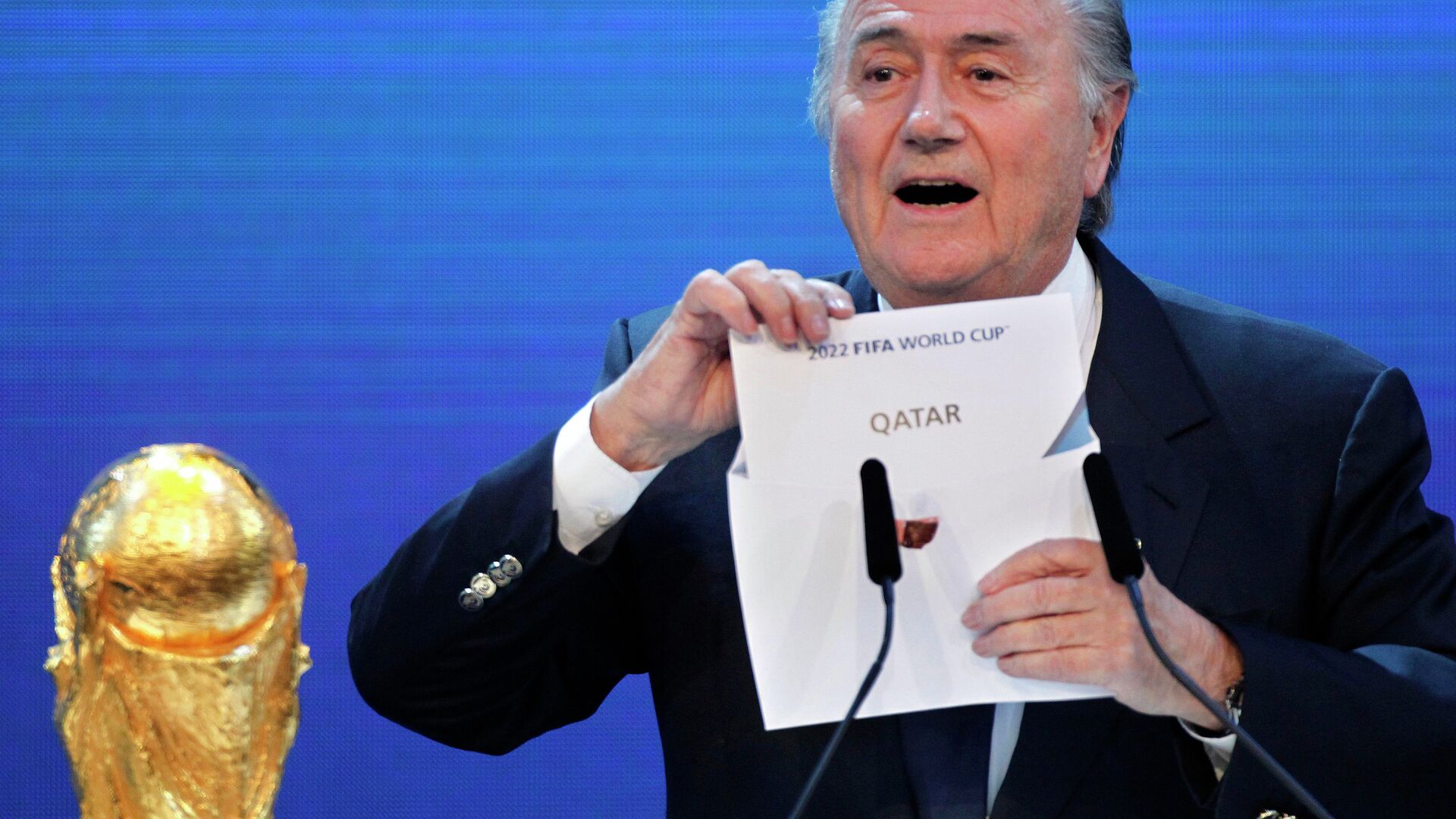 FIFA President Sepp Blatter announces Qatar to host the 2022 soccer World Cup in Zurich, Switzerland - اسپوتنیک افغانستان  , 1920, 22.11.2021