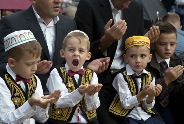 پسر بچه ها در جشن عید قربان - اسپوتنیک افغانستان  