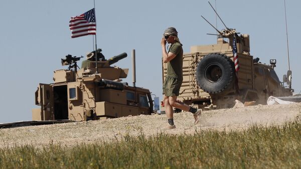 Американские военные на позициях у города Манбидж на севере Сирии - اسپوتنیک افغانستان  