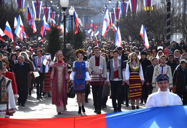 راهپیمایی به مناسبت ۵ مین سالگرد الحاق کریمیا به روسیه - اسپوتنیک افغانستان  