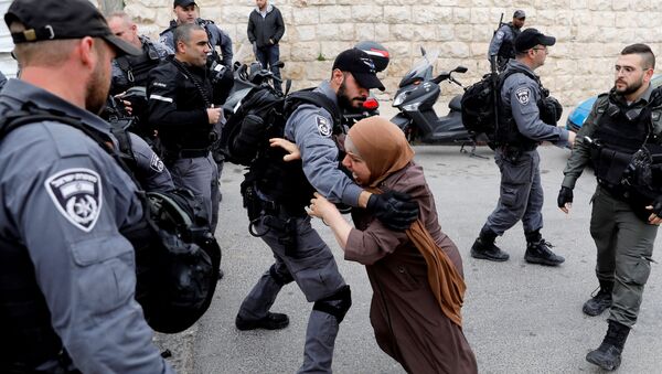 درگیری شدید میان پولیس  اسرائیل و نمازگزاران فلسطینی در بیت‌المقدس  - اسپوتنیک افغانستان  