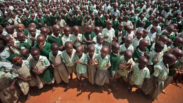 Children at a school in Kenya which caters for orphans who lost their parents to HIV/AIDS - اسپوتنیک افغانستان  