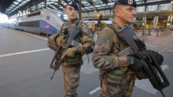 در فرانسه یک مرد بخاطر رسیدن به قطارش، در ایستگاه بمب‌گذاری کرد - اسپوتنیک افغانستان  