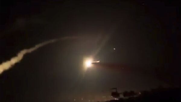 Сирийские ПВО отражают ракетный удар израильских ВВС по Дамаску - اسپوتنیک افغانستان  