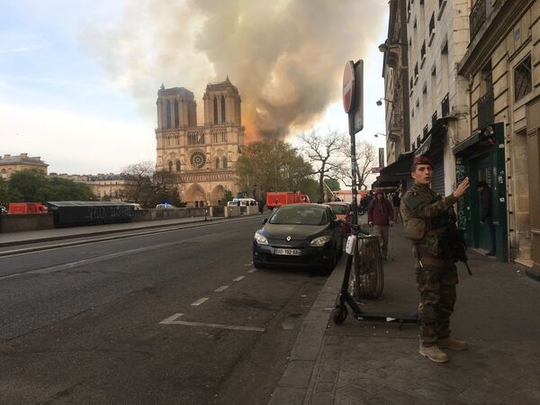 آتش‌سوزی در کلیسای نوتردام پاریس، فرانسه - اسپوتنیک افغانستان  