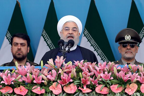 حسن روحانی، رئيس جمهور ایران در مراسم تجلیل از روز ارتش جمهوری اسلامی ایران - اسپوتنیک افغانستان  