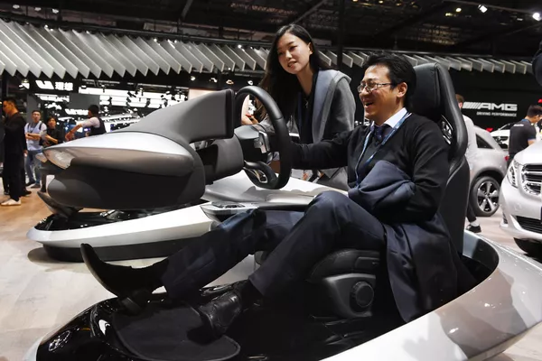 موترهای شرکت Mercedes-Benz - نمایشگاه بین المللی موتر در شانگهای - اسپوتنیک افغانستان  