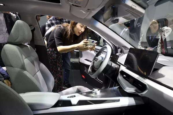 موتر شرکت Geely Auto - نمایشگاه بین المللی موتر در شانگهای - اسپوتنیک افغانستان  
