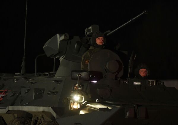 انتقال تجهیزات نظامی به مسکو برای اشتراک در رسم گذشت پیروزی - اسپوتنیک افغانستان  