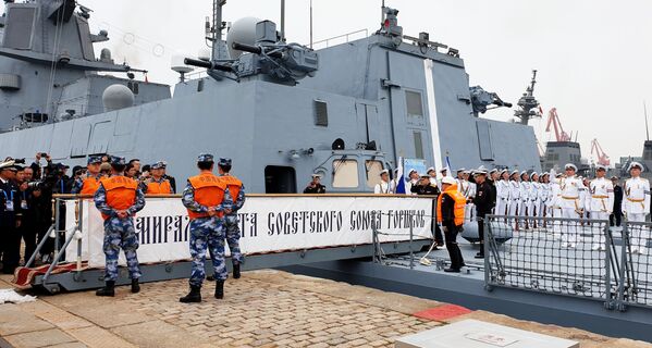 ورود کشتی های جنگی روسیه به بندر چینگ‌دائو، چین - اسپوتنیک افغانستان  