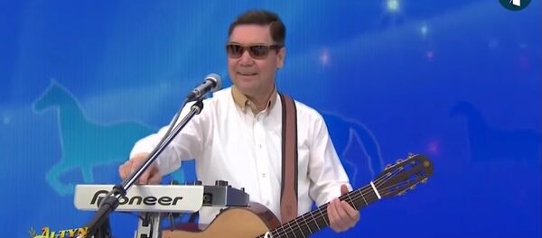 رپ خوانی رئیس جمهور ترکمنستان در وصف اسب آخال تکه + ویدئو رپ خوانی رئیس جمهور ترکمنستان در وصف اسب آخال تکه + ویدئو - اسپوتنیک افغانستان