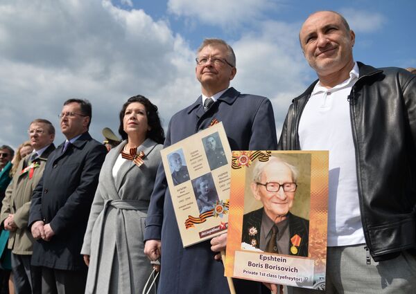 سرگئی اندریف، سفیر روسیه در پولند در راهپیمایی یادبود از قربانیان جنگ جهانی دوم در وارسا - اسپوتنیک افغانستان  