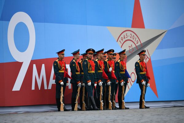 رژه نظامی به مناسبت ۷۴ مین سالگرد پیروزی بر فاشیسم، میدان سرخ مسکو - اسپوتنیک افغانستان  