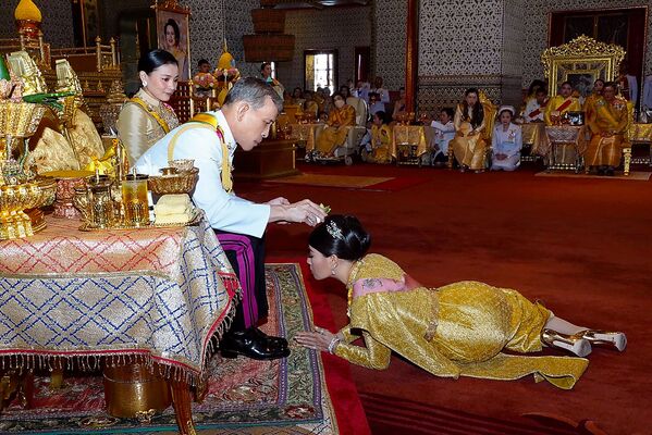 مراسم تاج گذاری واجیرالونگ کورن، پادشاه تایلند - اسپوتنیک افغانستان  