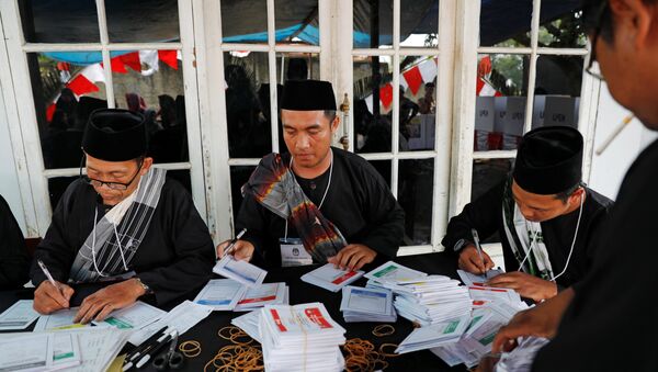 دلیل مرگ کارکنان کمیسیون انتخابات اندونیزیا معلوم شد - اسپوتنیک افغانستان  