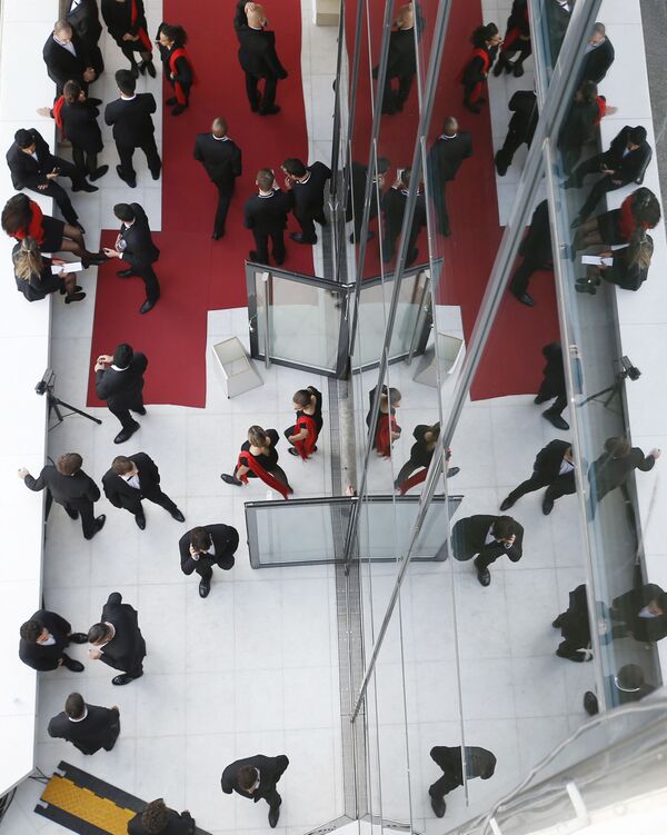 فرش سرخ مراسم افتتاحیه ۷۲ مین جشنواره بین‌المللی فلم کن - اسپوتنیک افغانستان  