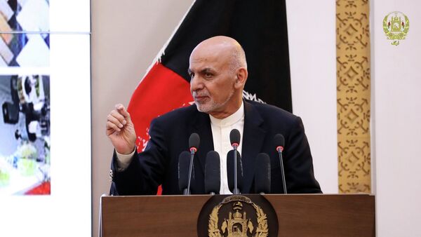 غنی: هر کسی که در سکتور خصوصی مداخله کند دست‌اش قطع خواهد شد - اسپوتنیک افغانستان  