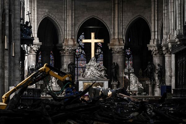 کار بازسازی کلیسای نوتردام پاریس - اسپوتنیک افغانستان  