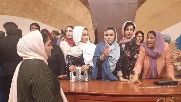 ایجاد تیم ده‌نفری وکلا برای حل جنجال‌های مجلس نمایندگان - اسپوتنیک افغانستان  