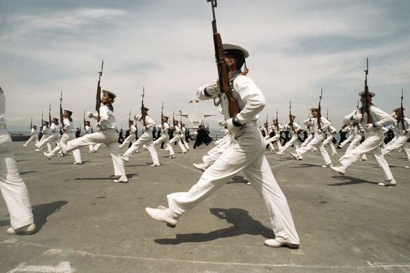 رژه نیروهای بحری اقیانوس آرام روسیه، سال ۱۹۹۲ - اسپوتنیک افغانستان  