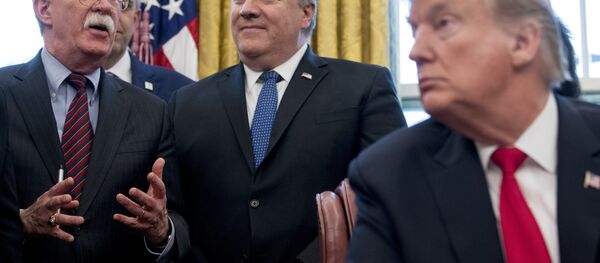 آیا اختلاف میان پامپئو و بولتون باعث لغو دیدارهای ترامپ درمورد افغانستان شد؟ آیا اختلاف میان پامپئو و بولتون باعث لغو دیدارهای ترامپ درمورد افغانستان شد؟ - اسپوتنیک افغانستان