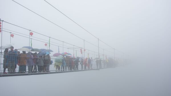 طویل ترین پل شیشه ای در چین ساخته شد - اسپوتنیک افغانستان  