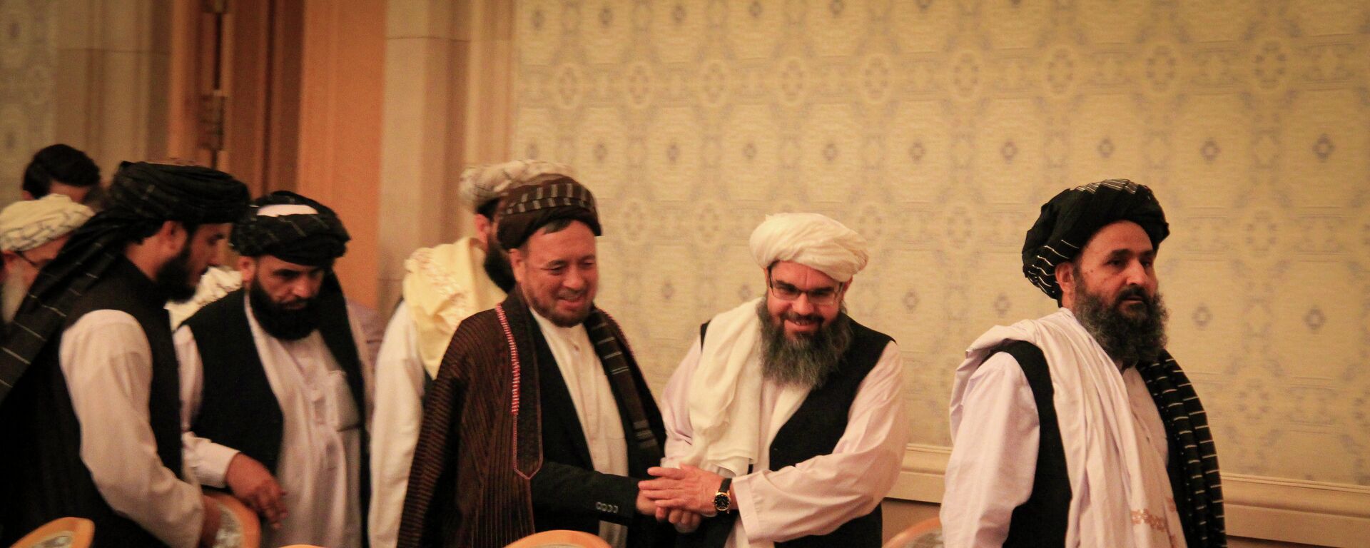 محمد محقق همراه با هیئت طالبان در دومین نشست بین‌الافغانی در مسکو - اسپوتنیک افغانستان  , 1920, 21.05.2022