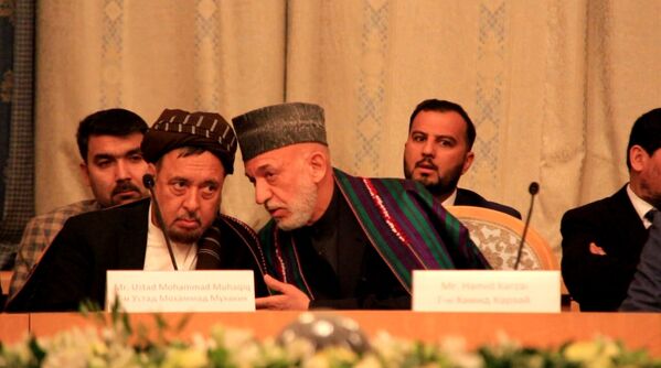 حامد کرزی و محمد محقق در دومین نشست بین‌الافغانی در مسکو - اسپوتنیک افغانستان  