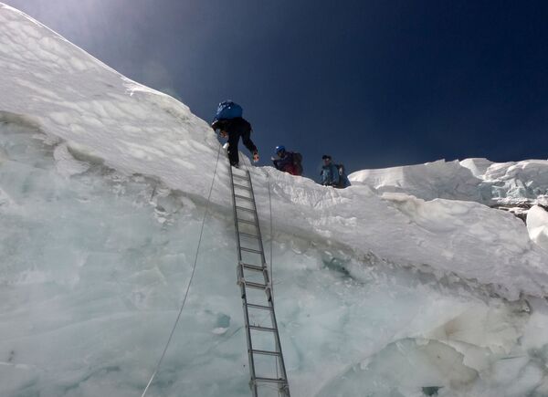 کوهنوردان در کمپ دوم کوه اورست - اسپوتنیک افغانستان  