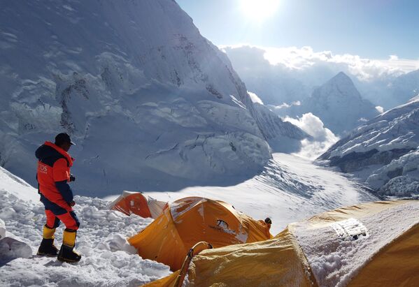 کوهنوردان در کمپ سوم کوه اورست - اسپوتنیک افغانستان  