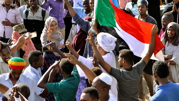 تیراندازی پولیس به سمت معترضان در سودان - اسپوتنیک افغانستان  