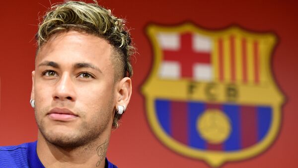 FC Barcelona football star Neymar answers questions during a press conference to announce new sponsorship with Japanese internet retailer Rakuten in Tokyo on July 13, 2017. - اسپوتنیک افغانستان  