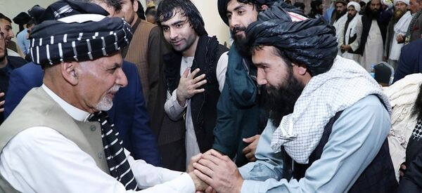 رئیس جمهور غنی با زندانیان پلچرخی دیدار کرد رئیس جمهور غنی با زندانیان پلچرخی دیدار کرد - اسپوتنیک افغانستان