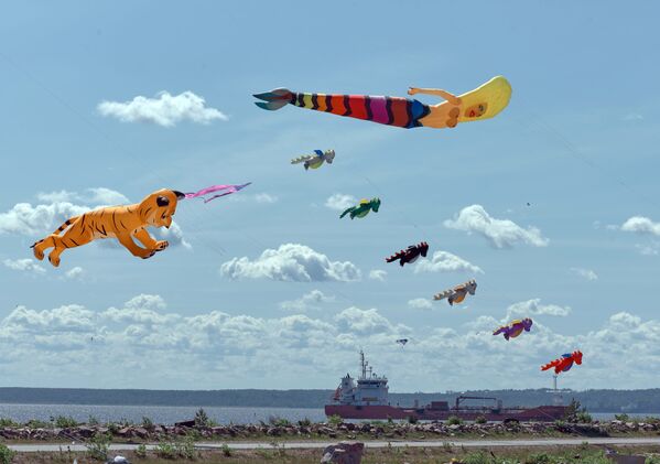 سومین فستیوال بین‌المللی کاغذ پران بازی – شهر کرونشتات، روسیه - اسپوتنیک افغانستان  