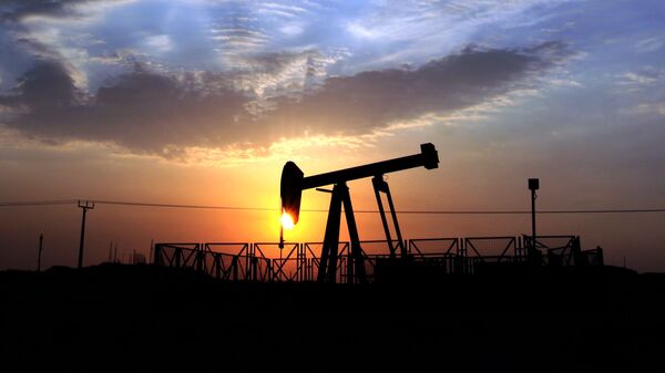  تنش در  روابط چین و آمریکا باعث کاهش قیمت نفت شد  - اسپوتنیک افغانستان  