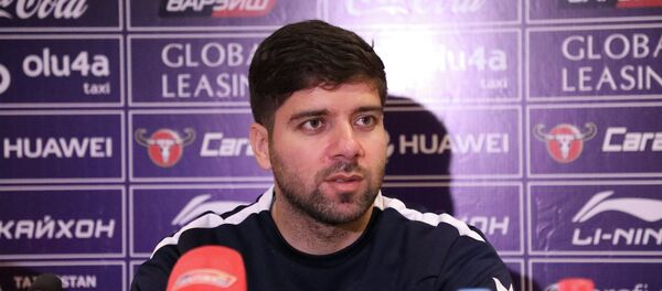 انوش دستگیر سرمربی تیم فوتبال افغانستان انوش دستگیر سرمربی تیم فوتبال افغانستان - اسپوتنیک افغانستان