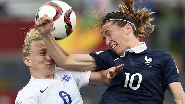 England's defender Laura Bassett (L) vies with France's midfielder Camille Abily during a Group F match at the 2015 FIFA Women's World Cup between France and England at Moncton Stadium in Moncton, New Brunswick on June 9, 2015 - اسپوتنیک افغانستان  