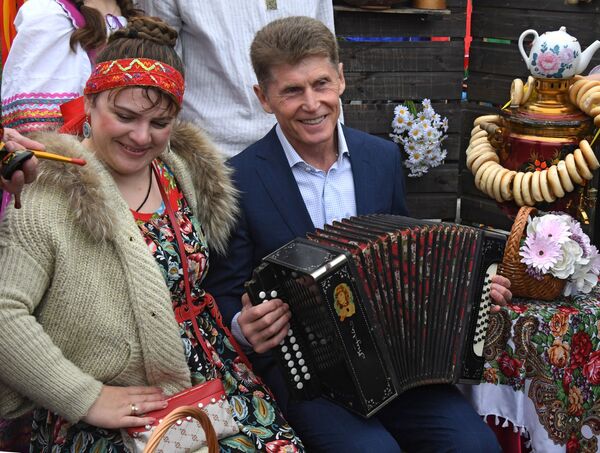فرماندار منطقه پریمور در جشن روز روسیه در ولادی واستوک - اسپوتنیک افغانستان  