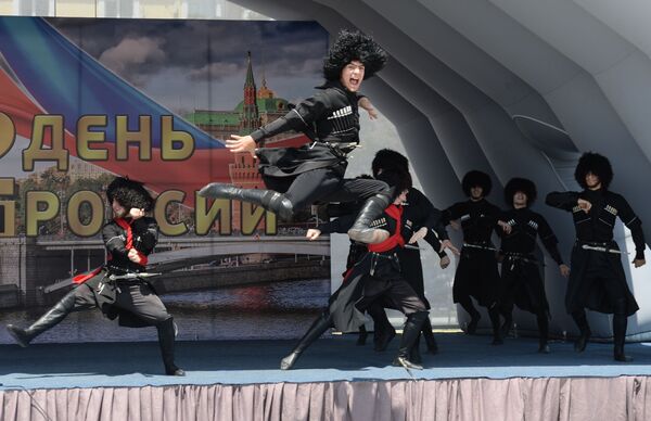 کنسرتی به مناسبت جشن روز روسیه در گروزنی - اسپوتنیک افغانستان  