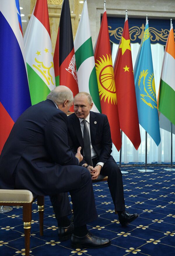 ولادیمیر پوتین، رئیس جمهور روسیه و الکساندر لوکاشنکو، رئیس جمهور بلاروس در نشست سران سازمان همکاری های شانگهای - بیشکک - اسپوتنیک افغانستان  