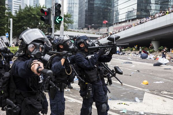 درگیری بین معترضین و پولیس در هنگ کنگ - اسپوتنیک افغانستان  