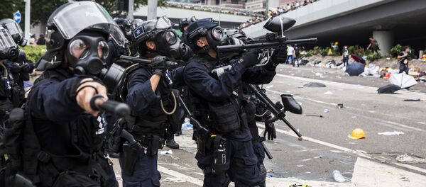 هجوم معترضان به ساختمان پارلمان هانگ کانگ - اسپوتنیک افغانستان  