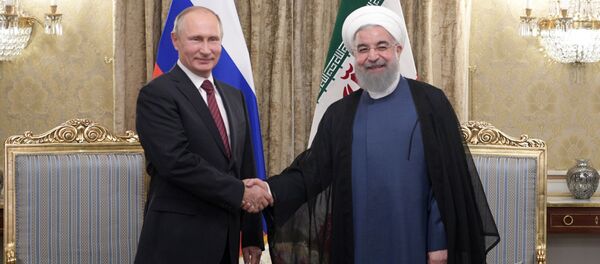 برگزاری نشست سه جانبه مسکو، تهران و باکو در سوچی روسیه برگزاری نشست سه جانبه مسکو، تهران و باکو در سوچی روسیه - اسپوتنیک افغانستان